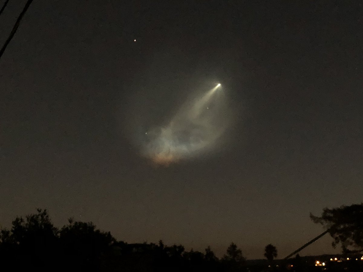 What is this going on over the SF Bay Area??  #BayArea #nightsky <a href="/nbcbayarea/">NBC Bay Area</a> <a href="/abc7newsbayarea/">ABC7 News</a>