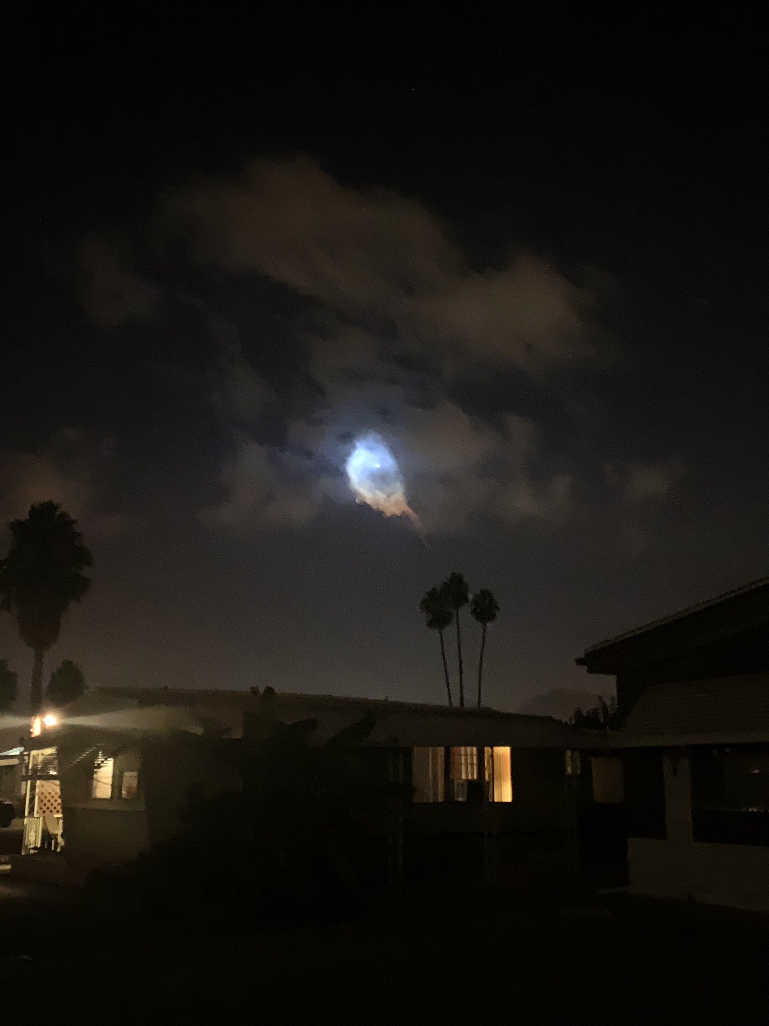 Do89g75V4AEOkKw.jpg:large