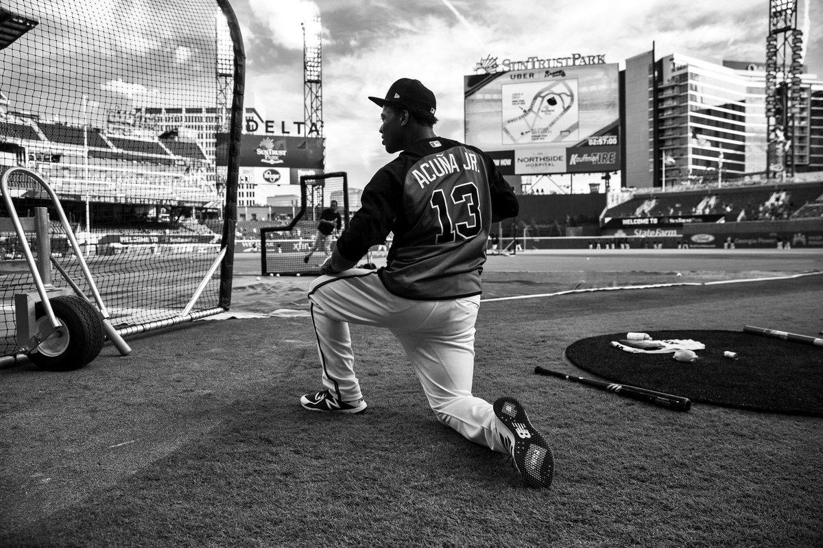 Braves's tweet photo. 😎

#ForEachOther https://t.co/tqbDhqVJHY