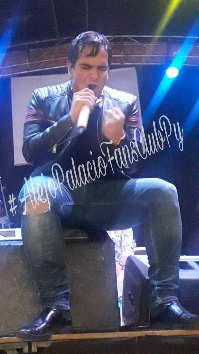 FCPYALEJO1's tweet photo. 2da actuación #Guarambare #ElIdoloEnConcierto #AlejoPalacioFansClubPy 🖤 https://t.co/8ZKlGhSubX