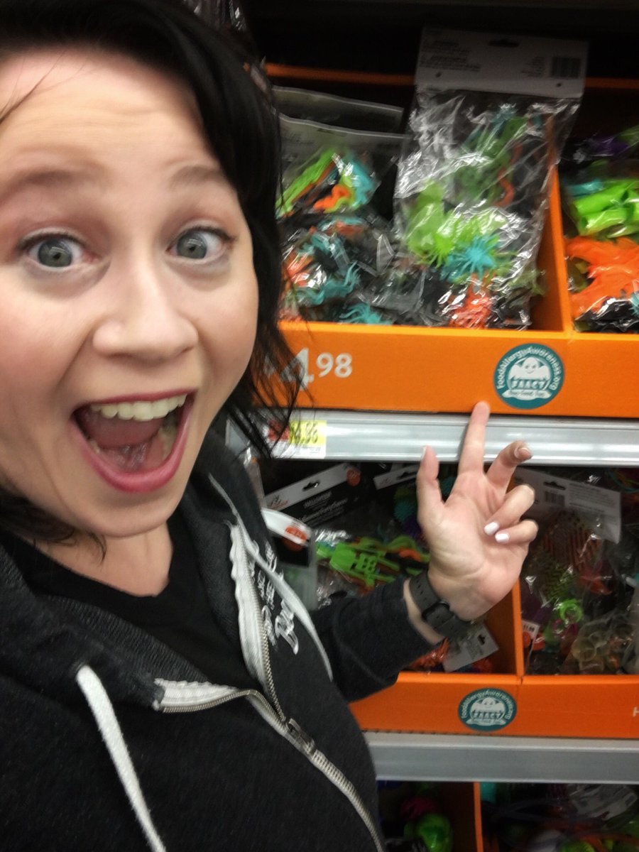 CeliacBeast's tweet photo. #FAACTsTealGhost Found at @Walmart in Kansas City during #StepBeyondCeliac @faactnews #tealghost https://t.co/d6pNuBz4Es