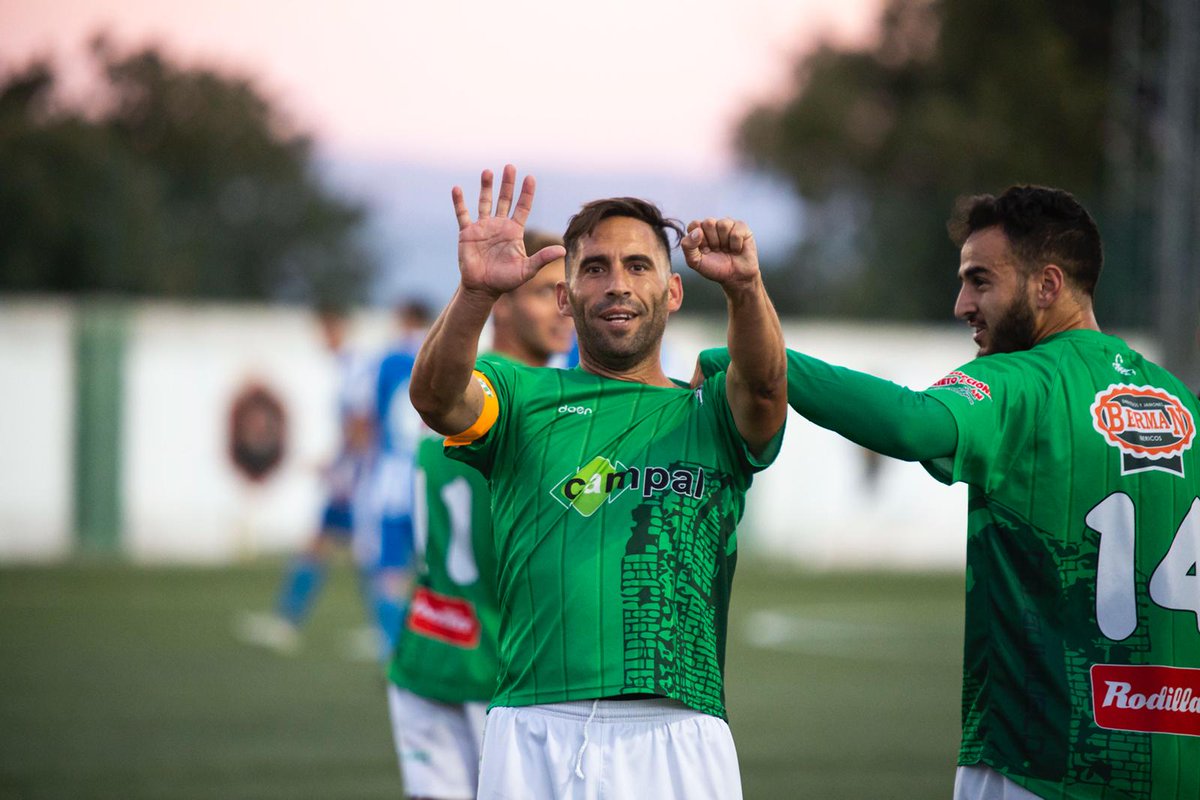 jonymcarabias5's tweet photo. Feliz por marcar el gol 50 como profesional y que además vale 3 puntos importantísimos @clubdepguijuelo !! https://t.co/bB7UYIUmGn