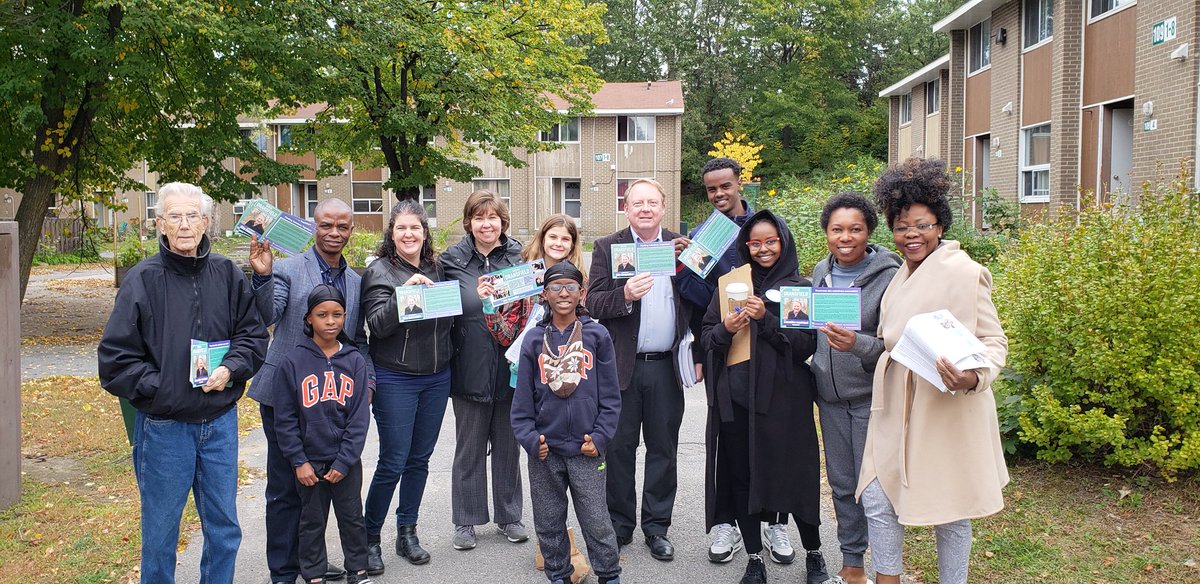 Thanks to my amazing team for joining me canvassing at Britannia Woods and Michele Heights today! We need better upkeep of community housing &amp; more affordable childcare #bayward @BritanniaWoods