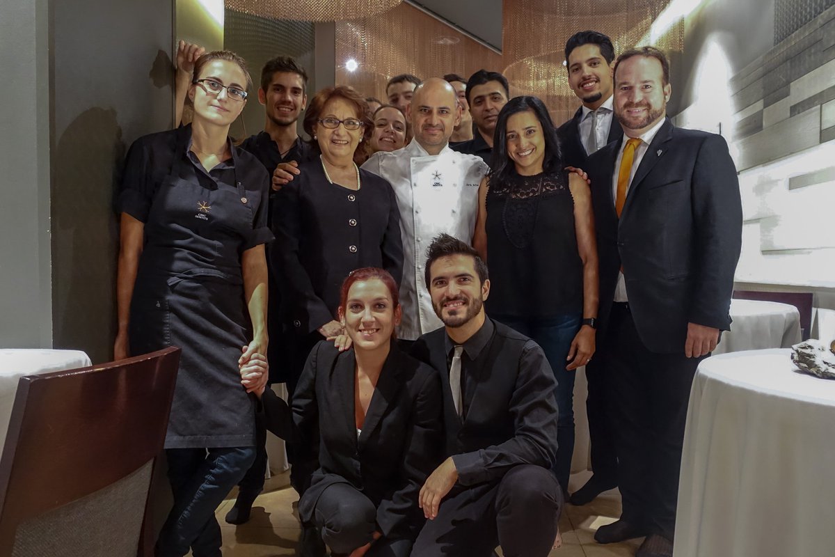 Hoy cerramos una etapa de casi 15 años. Lo que empezó como un pequeño restaurante se convirtió en uno de los estrellados de Barcelona. Agradecemos a todos los clientes que hemos tenido el placer de servir y al personal que nos ha ayudado a dar lo mejor. #DiezAñosConEstrellaAribau