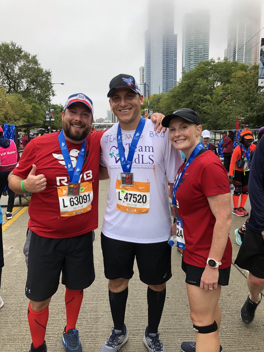 Taylor_1775's tweet photo. Absolutely and incredible experience running the #chicagomarathon with my wife and brother Sean. We ran for his brother Jeremy and #teamCdLS Ran the whole race together and enjoyed almost every minute! Ha! #legsaresore #alsitalianbeef https://t.co/80CYp51ua5