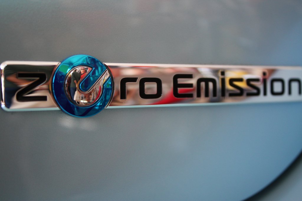 EcoTopicalNews's tweet photo. Scoop: Nissan Electric SUV Price Target = $45,000 https://t.co/BluGhidp33 https://t.co/Y1psAFrFCk
