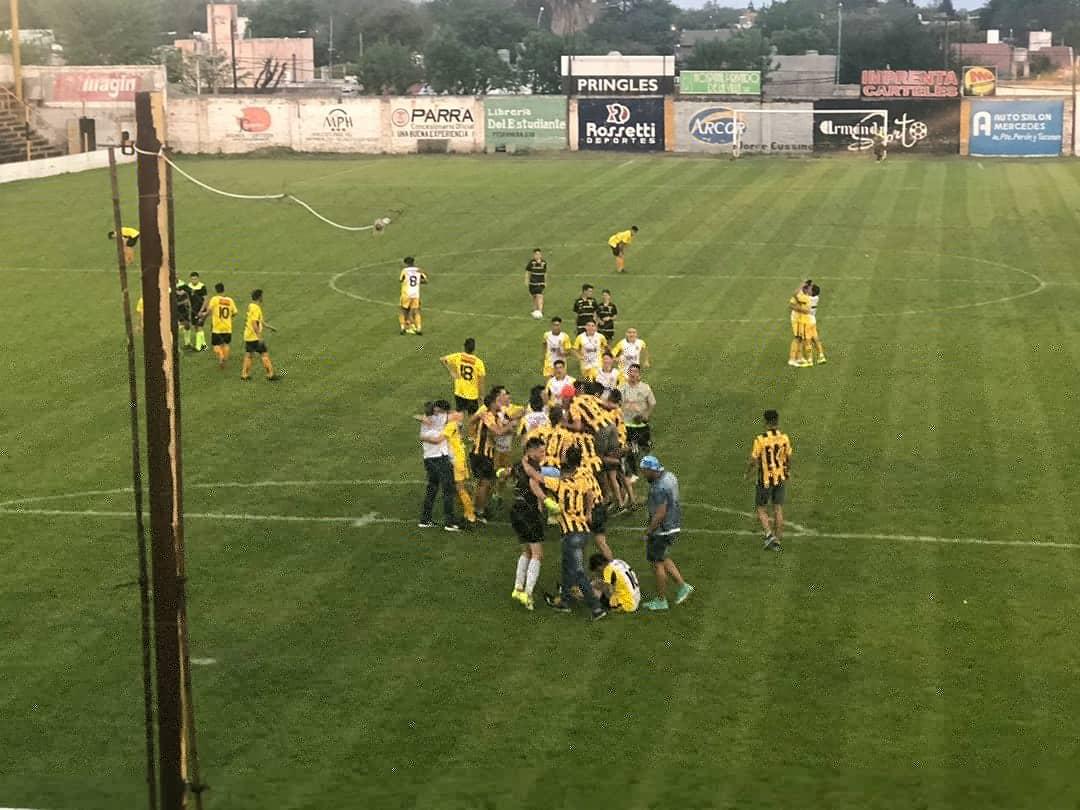 JorgeNewberyVM's tweet photo. NEWBERY CAMPEON!!! 

19no campeonato para el más campeón de #VillaMercedes

#VamosPitojuan https://t.co/ywj9iWgvuh