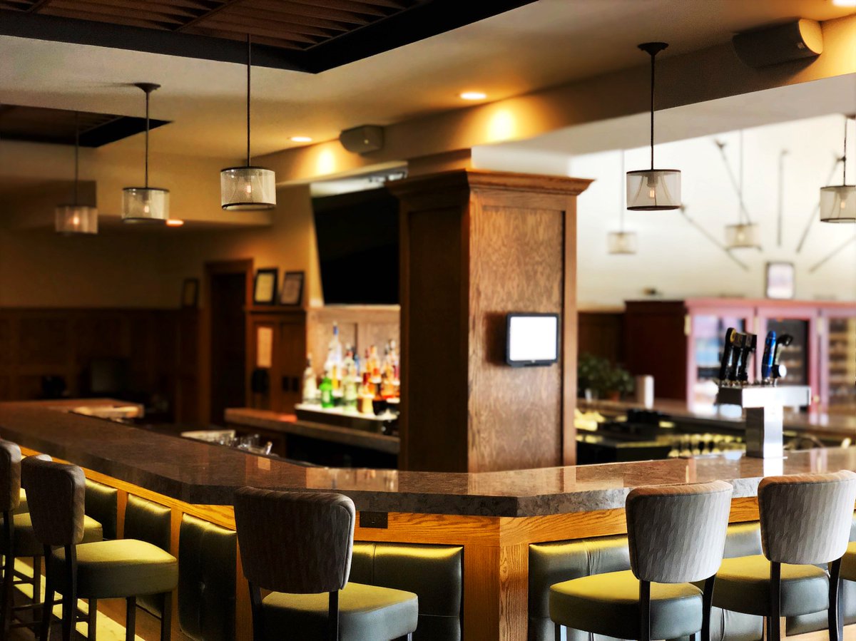 OFCC_1915's tweet image. When you walk in and think…what a perfect place to watch Sunday football. #1915Club #OFCC