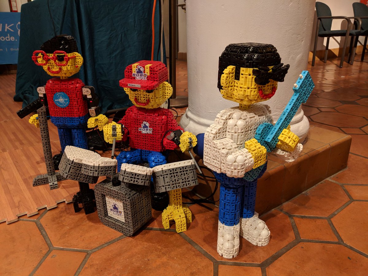 Did you learn to program robots and drones 👩‍💻🤖🚁 today at #makerfairesandiego? Come hear more from <a href="/Robolinkinc/">Robolink</a> in the <a href="/fleetscience/">Fleet Science Center</a> lecture hall at 4:15pm!