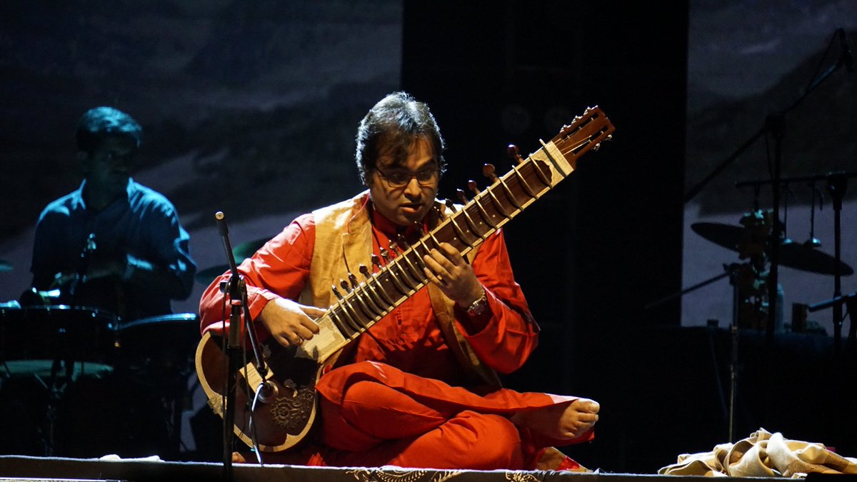 AAgharkar's tweet photo. FABULOUS  @Singer_kaushiki @stringstruck  @AshwinFlute WITH SOULFUL PERFECTION
 &amp; BRILLIANT COMPOSITION BY @ShantanuMoitra 
#SongofTheHimalayan #paddyfields2018 https://t.co/K19YWHxqvN