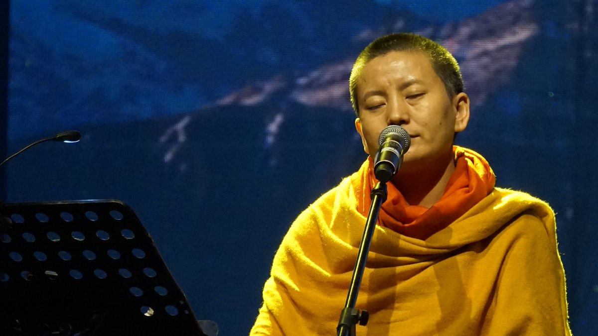 AAgharkar's tweet photo. FABULOUS  @Singer_kaushiki @stringstruck  @AshwinFlute WITH SOULFUL PERFECTION
 &amp; BRILLIANT COMPOSITION BY @ShantanuMoitra 
#SongofTheHimalayan #paddyfields2018 https://t.co/K19YWHxqvN