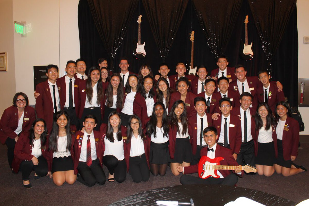 ArcadiaSMW's tweet photo. SMW had an amazing time volunteering at the Crystal Ball last night! 🕺💃 @ArcadiaUnified https://t.co/cn4ZI54pCz