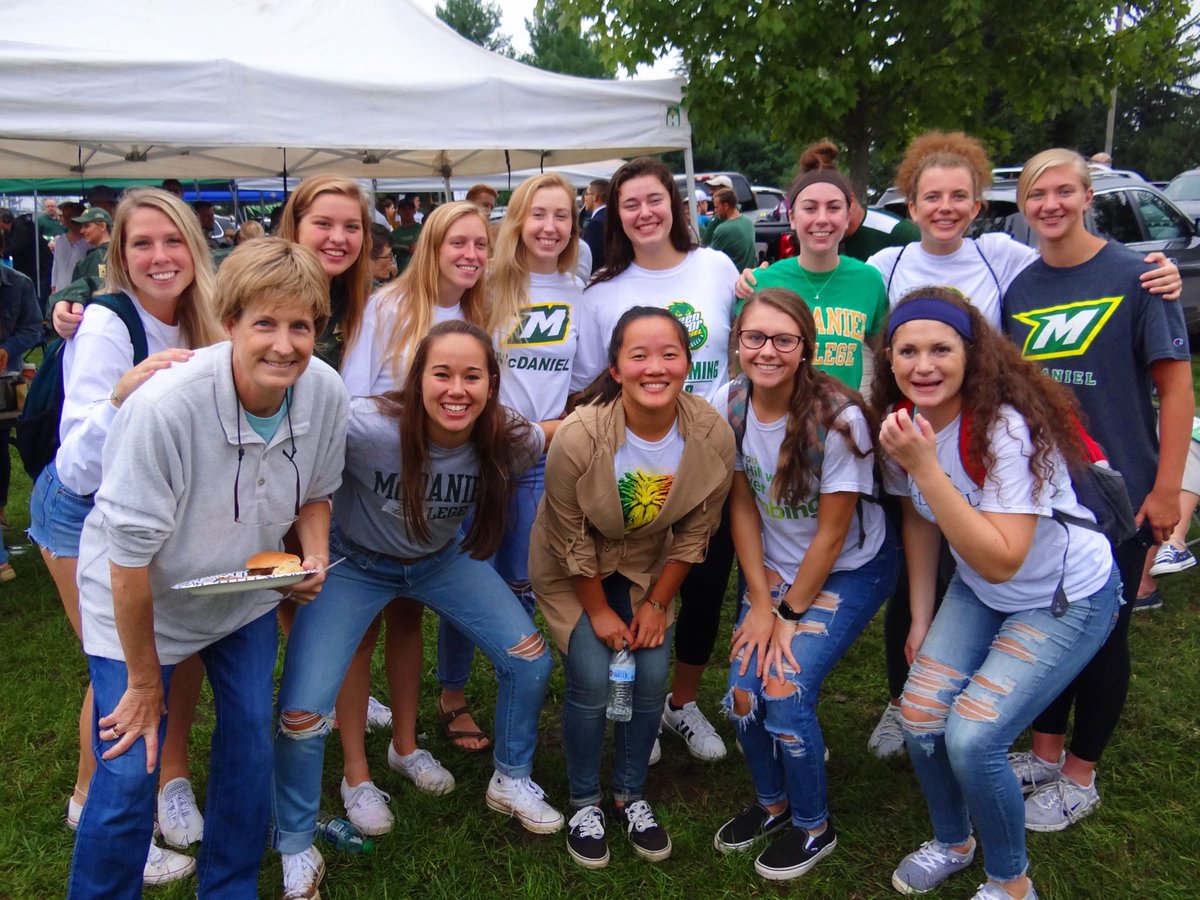 McDaniel_WBB's tweet photo. Thank you to everyone who joined us on the hill for our annual Homecoming tailgate! It was so much fun having everyone together! ππͺπβΊοΈπSee our Facebook for more pictures! We hope to have you all back and more for next year! #mcdanielfootball #GTWB #getonthehill #centconf https://t.co/opqztnElpf