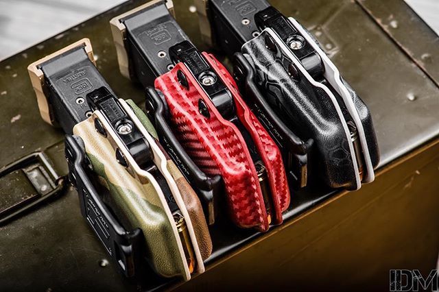 Tulsterholsters's tweet photo. D E C I S I O N S 🤔
-
From @idavemoore
・・・
One of the best ways to carry a spare mag… @tulster mag pouch… ambi and adjustable, not to mention all of the colors available!
#tulster #magpouch #edc #ccw #glock #glock19 #glock17 #carbonfiber #multica… https://t.co/mb9DTeyl9W https://t.co/kvVwQIorBx