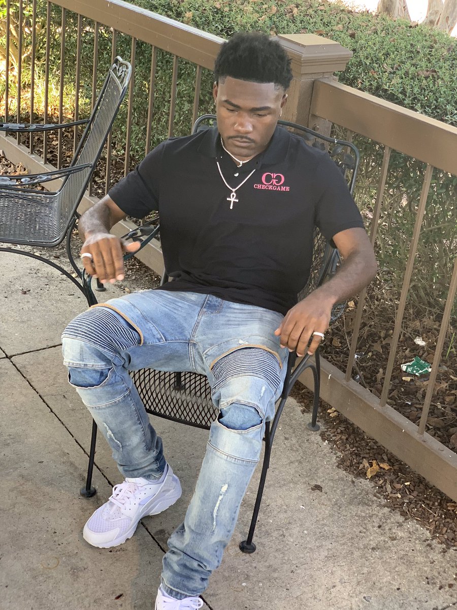 srt_check's tweet image. These niggas ain’t real; I just had to see 👀. #checkgame