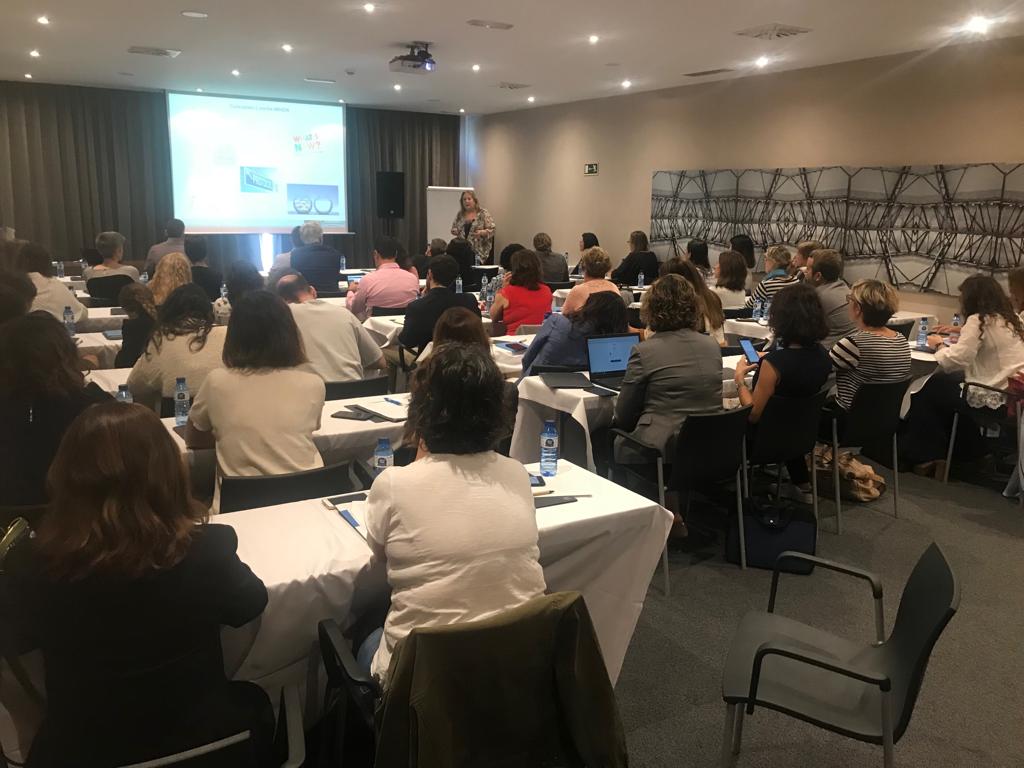 llramio's tweet photo. Dra.Sacrest @htrueta @iasgirona i Dra.Gorgas @vallhebron ens expliquen el paper rellevant que té la Farmàcia en el tractament de #esclerosismúltiple i la innovació terapèutica #JornadesGironinesMediterrani2018 @idibgi @icsgirona https://t.co/KK1DN0z8qr