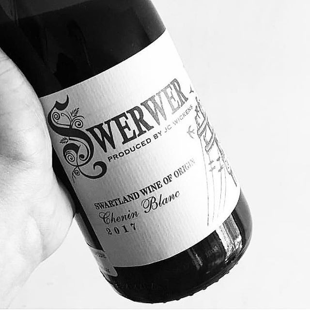 ruthspivey_'s tweet photo. Only 10 hours 'til breakfast wine 🤫
.
.
.
.
.
#monday #chenin #swartlandrevolution #swartland #southafrica #sawine #chenincheninchenin #swerwer #carteblanchewines https://t.co/EsBESYeJ34