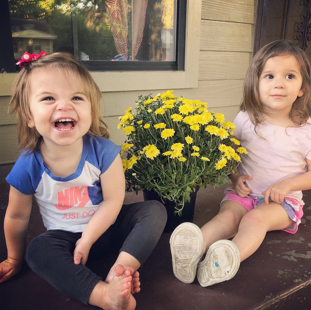 AllHall901's tweet photo. 😍😍 Poppy bought the girls some flowers and they LOVE them!! 😍😍 #AddyG #EasyE @Granttis @davidhall1961 https://t.co/qeE3Gce3qN