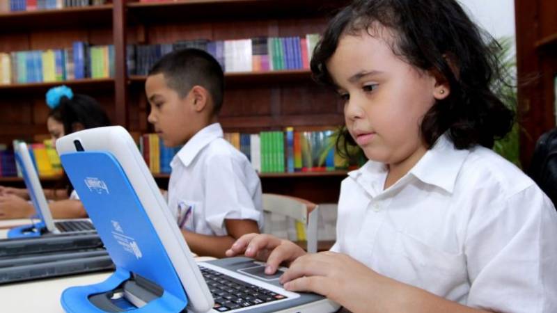 ConElMazoDando's tweet photo. Venezuela es designada ante Comité de Dirección de la Unesco como representante del Objetivo Educación 2030 https://t.co/wLMJ2BxRRQ https://t.co/QPmI7L0FYt