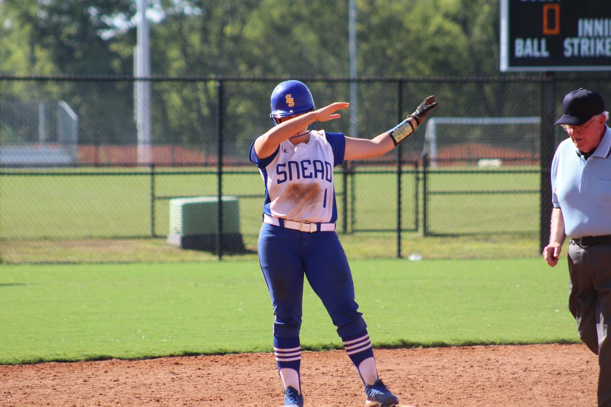 When Gracie realized she hit a 3 run bomb to help finish off the day with a 10-7 win again Martin Methodist!! #goparsons #ballislyfe