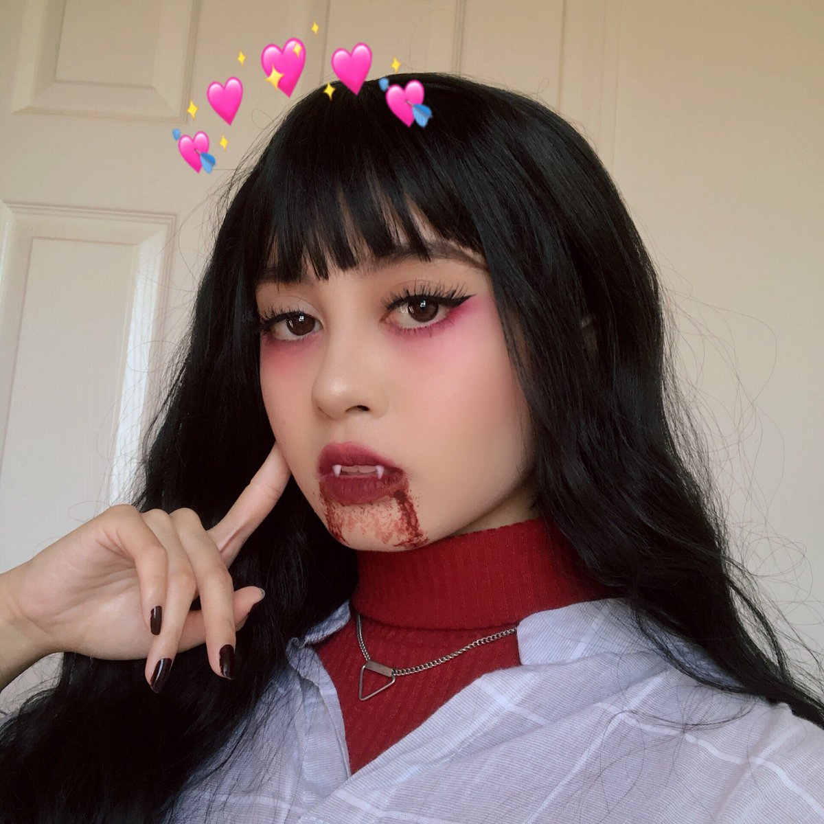 3005xy's tweet photo. vampires be like (･д･) https://t.co/C1Ki722yub