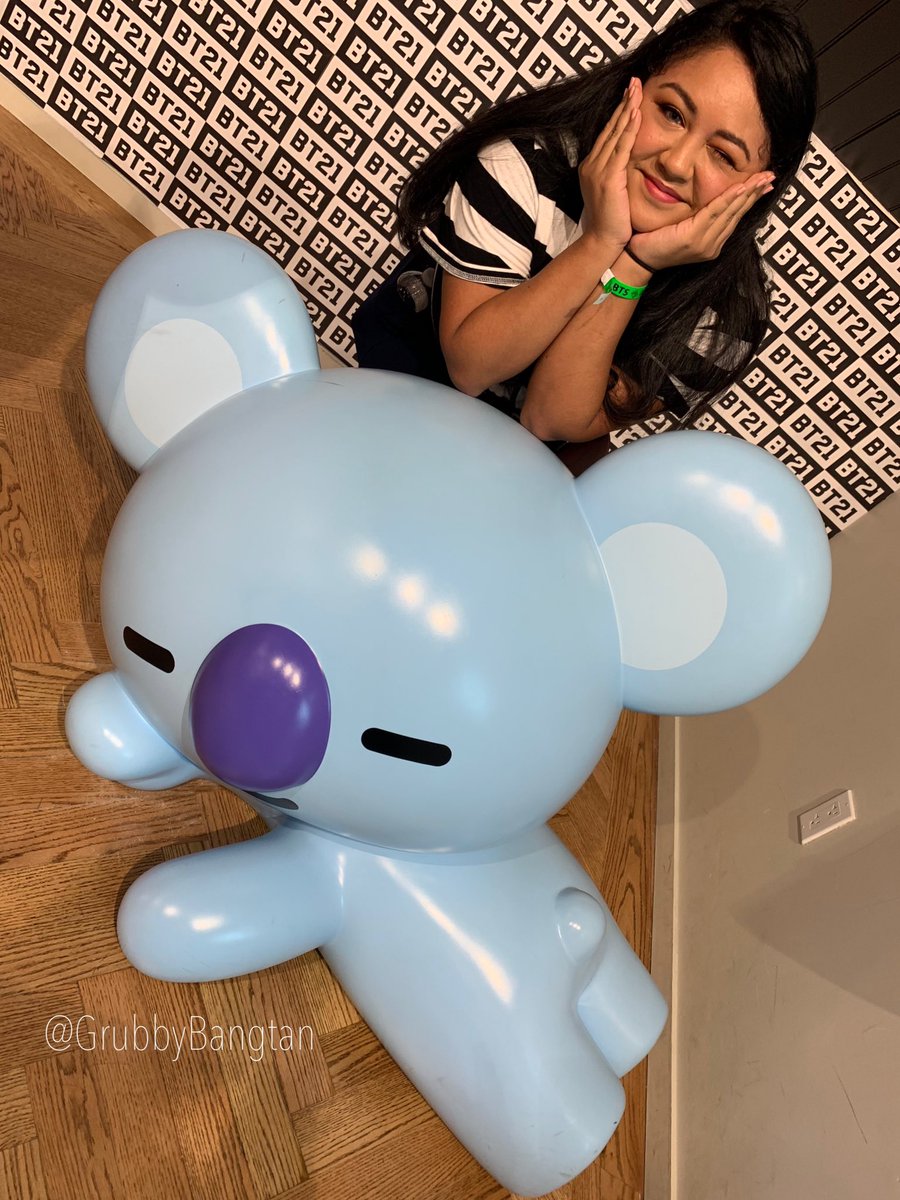 grubbyBangtan's tweet photo. The smile of a girl who spent $300 at the Line Friends store lol NO REGRETS SISTER #BT21 #bts #LinefriendsNY #BTSXCITIFIELD #shooky #rj #mang #BTSARMY #timessquare #bangtanboys https://t.co/yBHcVk4O0E