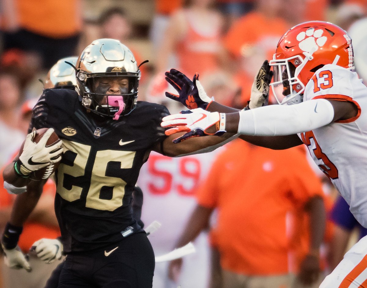 AllisonLeeIsley's tweet photo. Link to full photo gallery from Saturday's #ACCFootball game between @WakeFB and @ClemsonFB >>> https://t.co/EPKR4jc85g
via @JournalNow @ConorONeillWSJ @MyTakeOnWakeWSJ
#WakeForest #Deacons #GoDeacs #Clemson #Tigers #NCAA #CollegeFootball #JournalNow #Photojournalism https://t.co/ix5CStBD4W