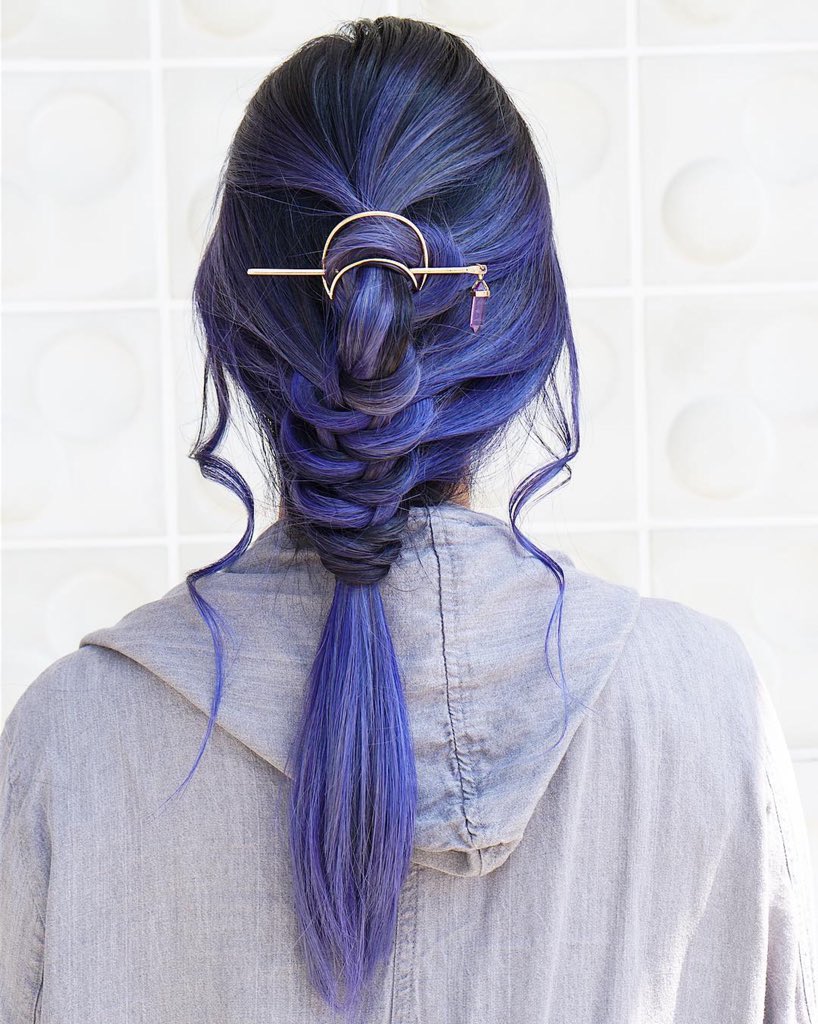 SolaMonrovia's tweet image. 🔮Moon Light Amethyst 🌚
📸: @maidencolor 

#swatchyourtone
Nevermore+Noir+Smoke+Cupid🖤
@PulpRiotHair
@framar = Toolset 
#pulpriot #pulpriotcolor #pulpriotcupid #pulpriotsmoke #lahairstylist #olaplex @olaplex #monroviahair #monroviahairstylist #purplehair #SolaMonrovia