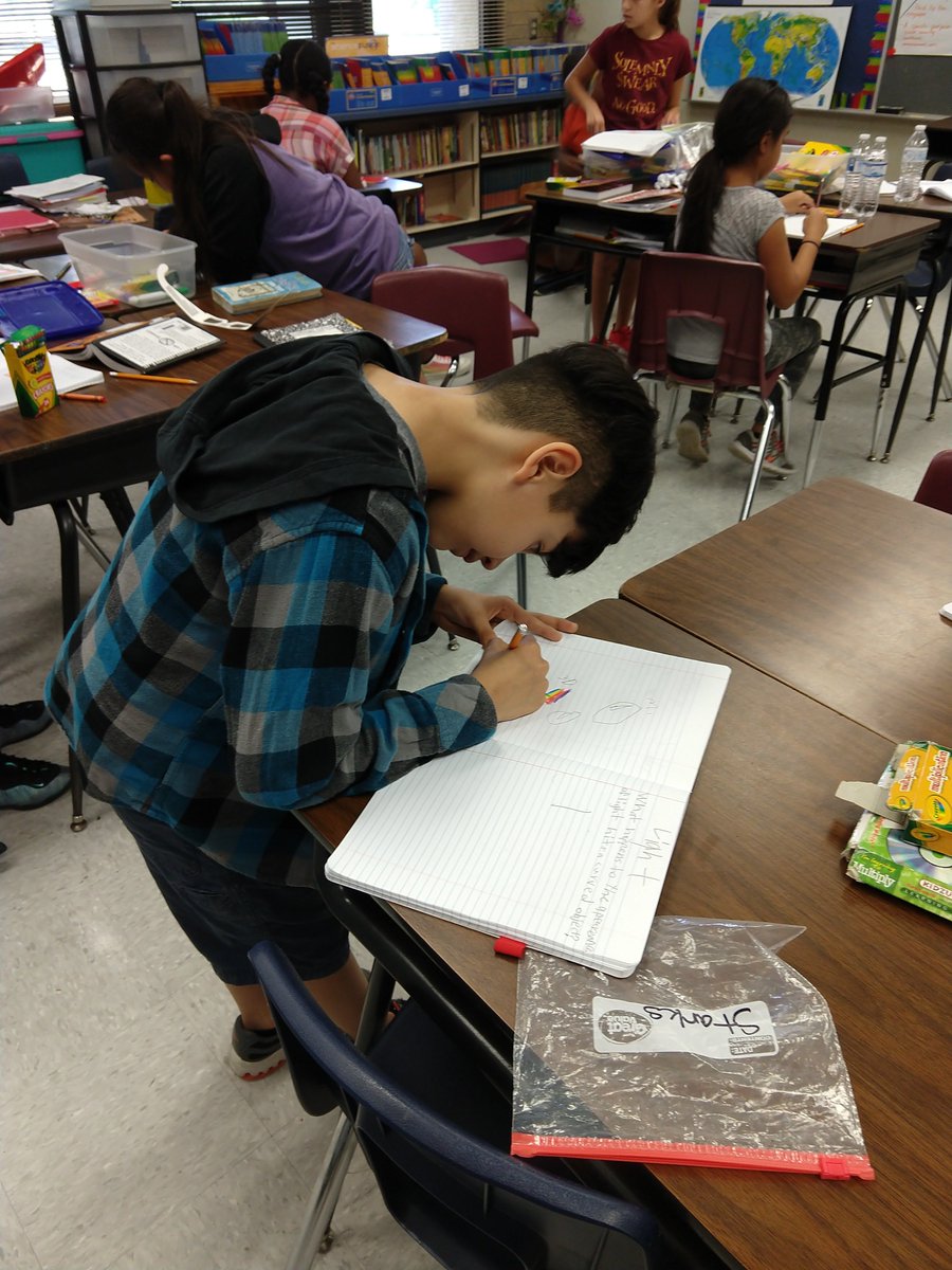BeatriceStarks2's tweet photo. Students enjoying a visual treat with diffraction glasses. #pceproud #lockhartleading https://t.co/LggK9y4y7J
