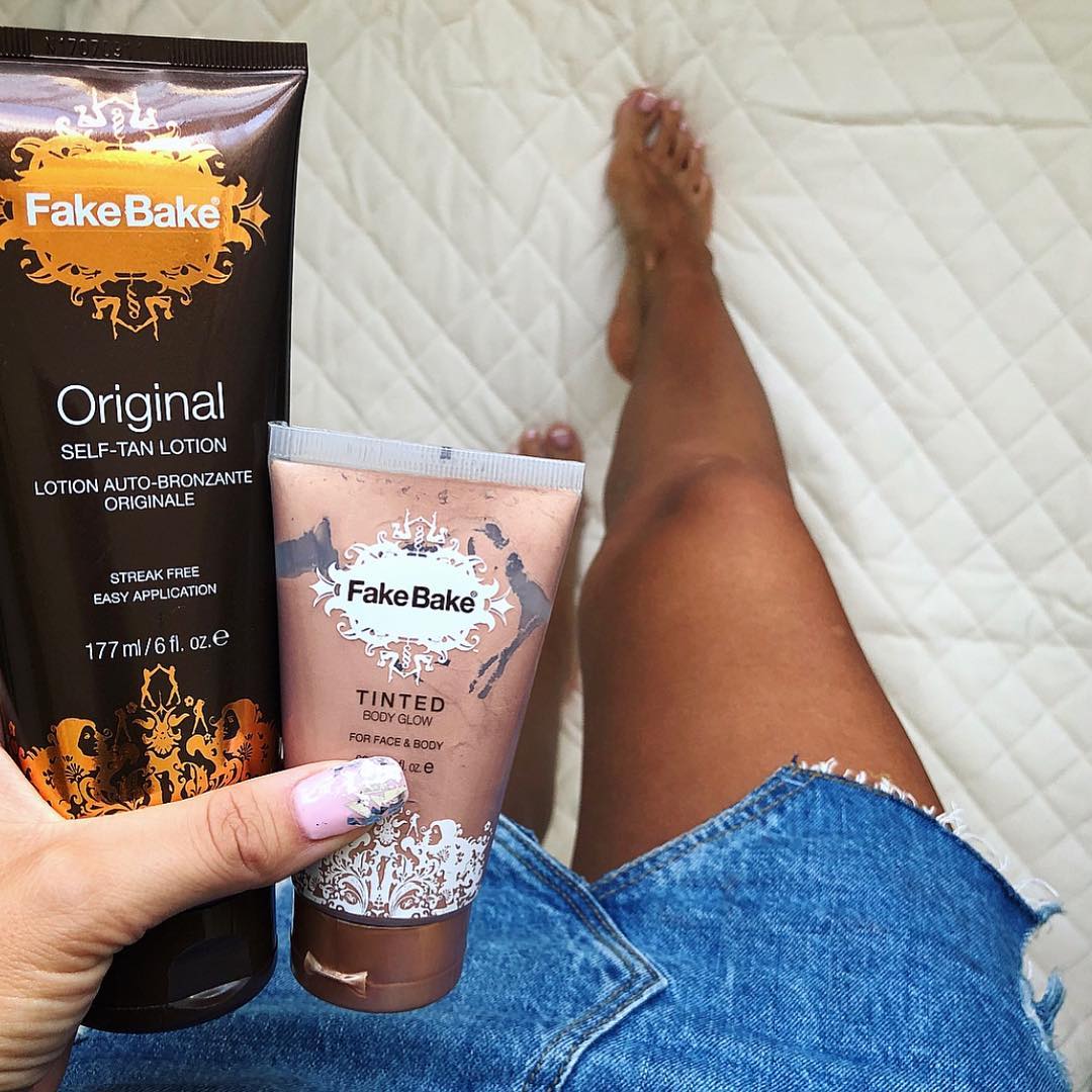 Fake Bake on X: We love a good Duo! Teamwork at its best. Fake Bake  Original Lotion topped off with Fake Bake Tinted Body Glow. #repost  @_mommy.m #fakebake #fakeittillyoumakeit #flawless #antiaging #tan #