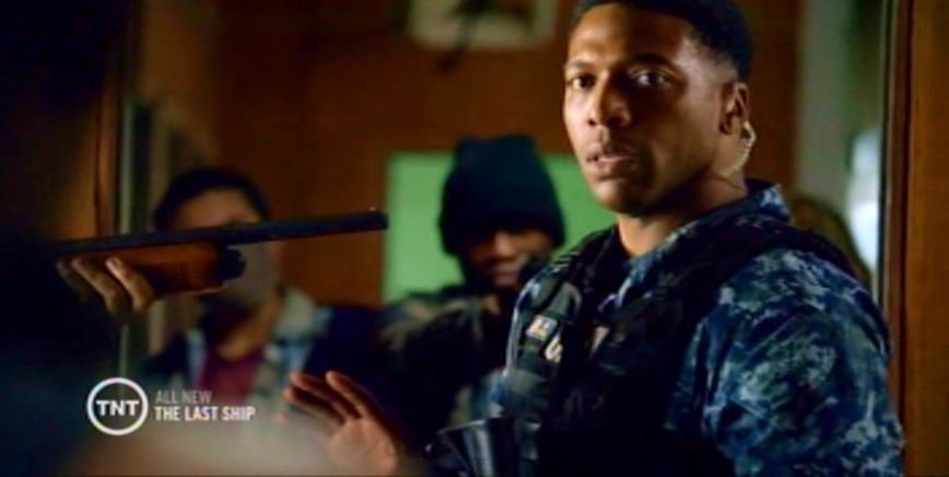 BlackhawkStrykr's tweet photo. @LastShipTV #SlatterySunday Bonus time! This week-It's the awesome @jockosims as an EPIC badass warrior &amp; now #XO #CarltonBurk! Isn't he great? He's SO generous he even gave #Omar a "gift"! *snicker*🤭#TheLastShip #NathanJamesFleet151 #FitForAFight https://t.co/Pa0tyTAzte