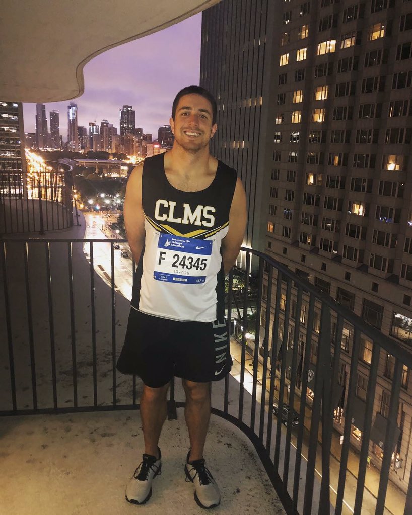 CorriherLipeMS's tweet photo. Congratulations to Mr. @justintjames7 for RUNNING 26.2 MILES in the Bank of America Chicago Marathon. We love that he sported yellow jacket gear. Way to push through! #gameonclms - photo cred @jessicaanne08 https://t.co/HQvvhrYODc