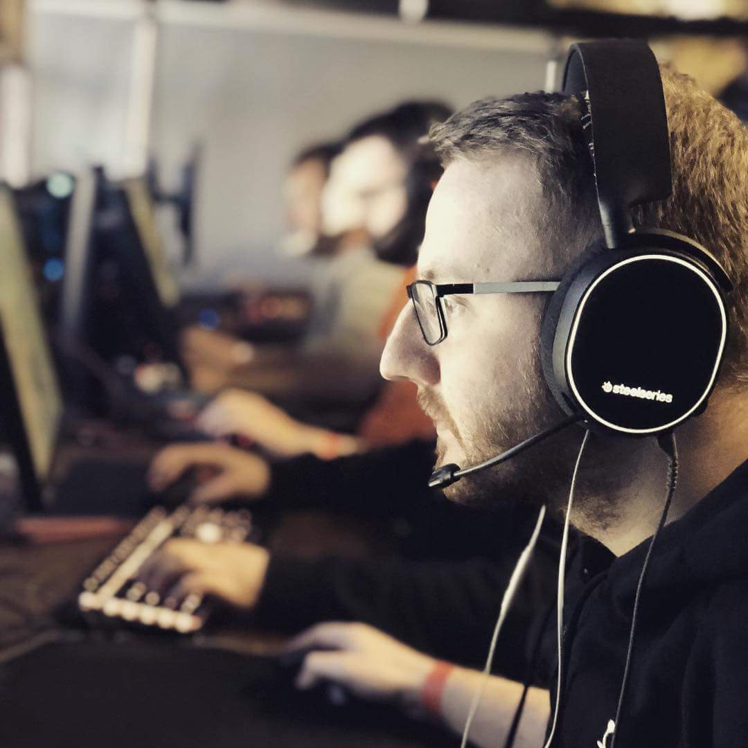 charliebcsgo's tweet image. Good event enjoyed it alot, close up picture of me when I had no idea it was getting taken, LAN CHAMP😁🤣 #csgo #lan #final #esportsscotland