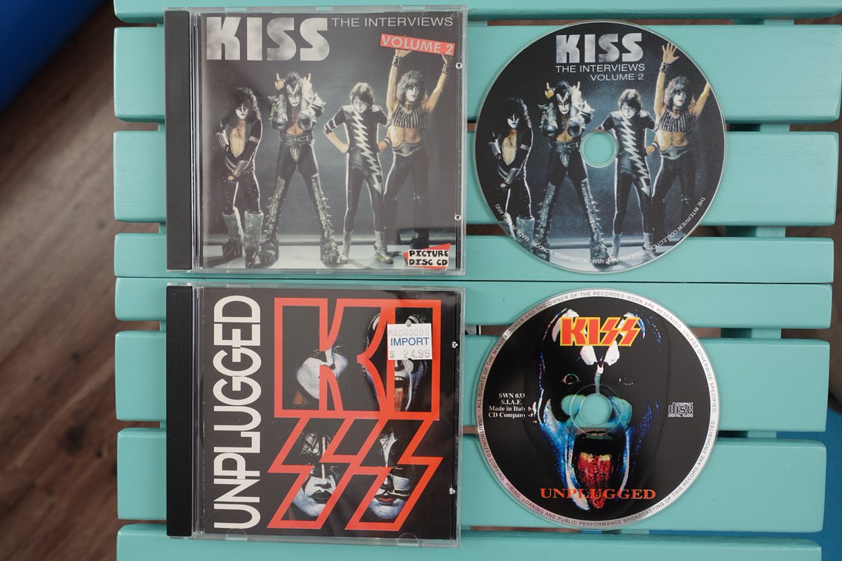deuce1121's tweet photo. Frank CD A to Z
KISS week 27
103 The Interviews Volume 2
2 of Gene Simmons (after Crazy Nights & Kiss My Ass)
104 Unplugged
radio appearances promoting Alive III
Radio recordings are hilarious!
#KISS
#frankstuff
@KISSOnline
@PaulStanleyLive
@genesimmons
@brucekulick https://t.co/uesWvObKtA