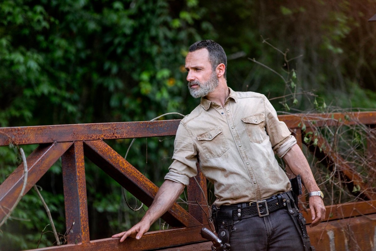 TheWalkingDead's tweet image. See that? We're ONE HOUR AWAY from #TheWalkingDead Season 9 Premiere!!!