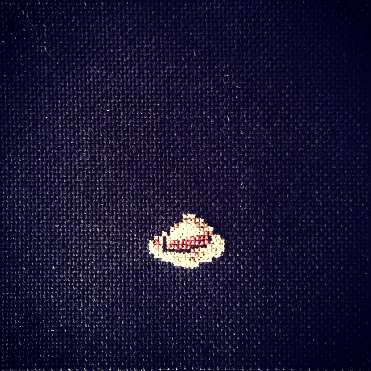 山美屋 Twitterren 制作中 シナモン派もバタスコ派も バタースコッチシナモンパイ アンダーテール Undertale バタースコッチシナモンパイ Butterscotchpie ハンドメイド Handmade 刺繍 Needlework Embroidery クロスステッチ Crossstitch ドット絵