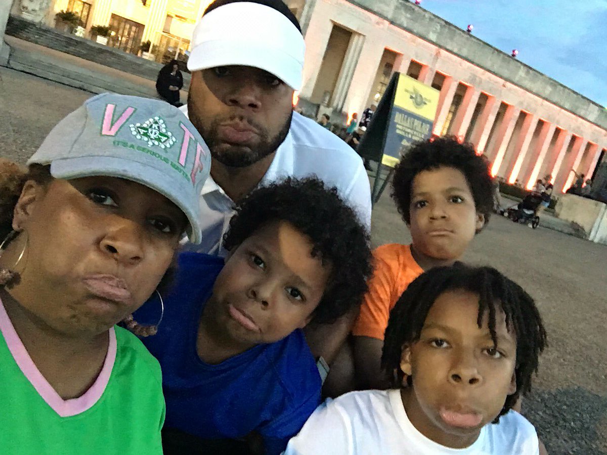 shaycathey's tweet photo. Hey .@StateFairOfTX if you cancel the nightly starlight parade you should at least post it and not let people sit down waiting for something that’s apparently not going to happen #disappointed https://t.co/pI9uRB7NNB