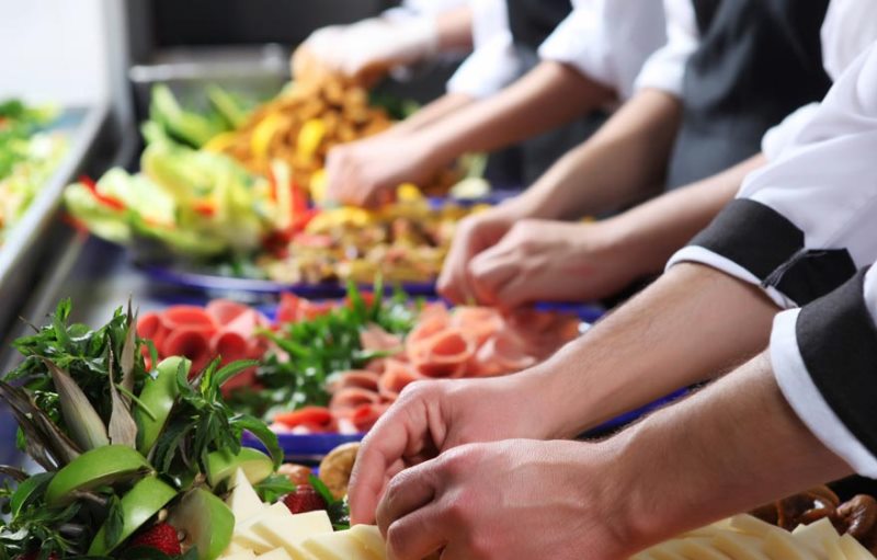 BusinessDayNg's tweet image. How 2 Nigerian entrepreneurs make money from #foodbusiness dlvr.it/QmcblD