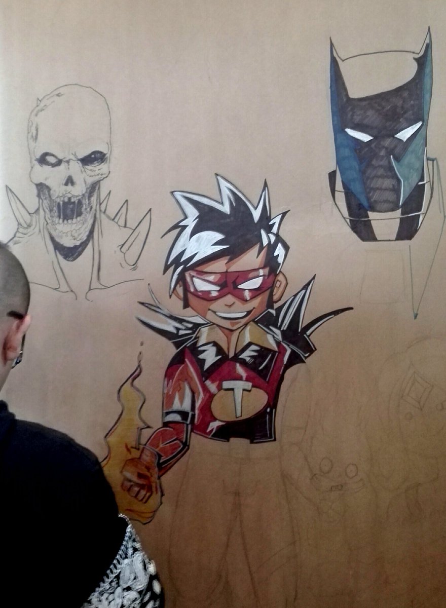 EliudRavelo's tweet photo. Proceso de mural efimero en #FILEM2018 #tierradeheroes, ahi andabamos para el cierre de la feria del libro !! https://t.co/NnjLiI55FQ