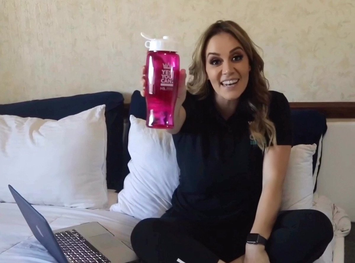 SoyRosieRivera's tweet photo. Para celebrar que todas somos reinas @yesyoucan se une con Nuestra Belleza Latina !! It’s so cute and durable! #yesyoucan #YYCpartner https://t.co/4TBGWwdcQj