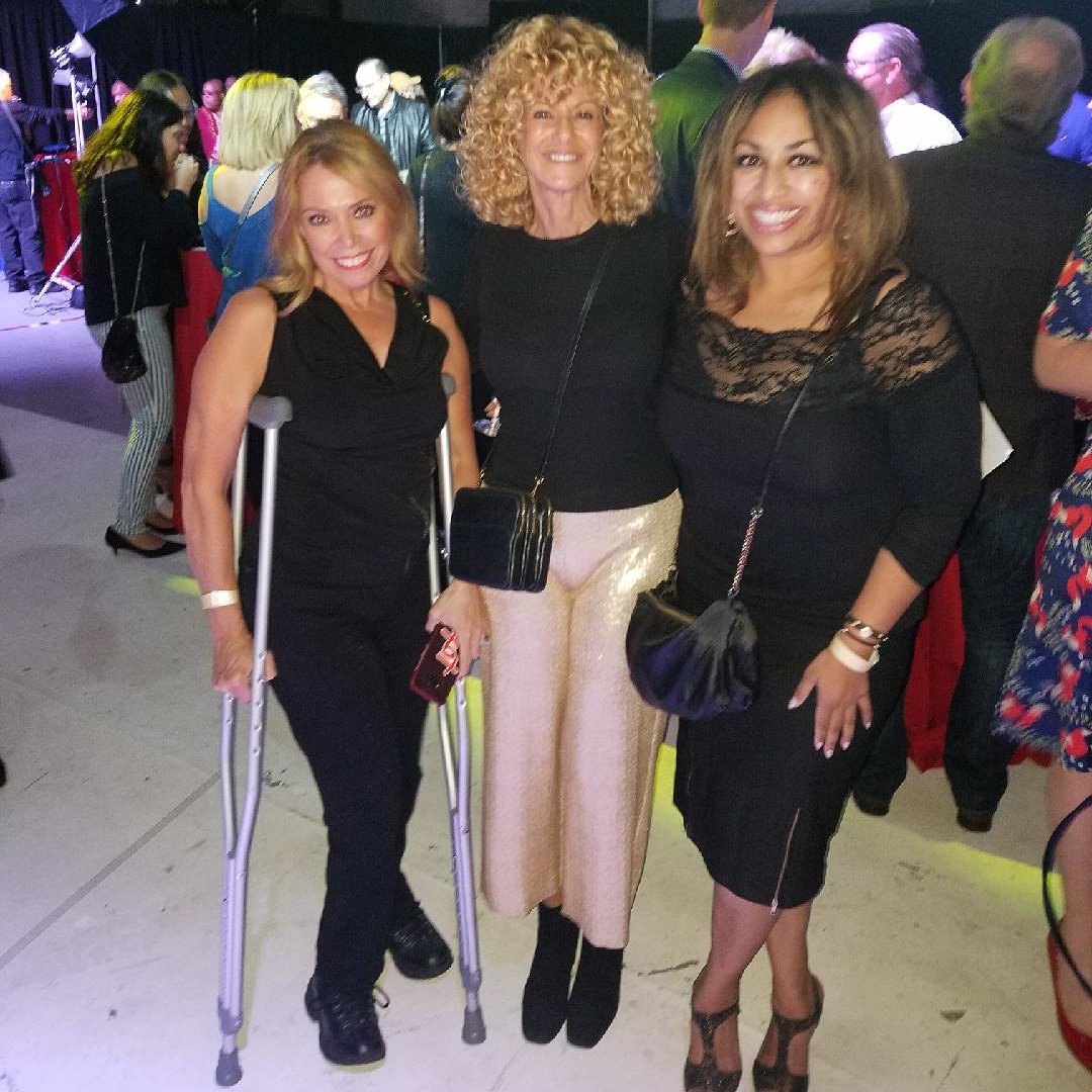 SheilaShowPHL's tweet photo. A great way to spend a Saturday night! Supporting @GPFO #PhillyFilm🎬📽 @BillyPennMusic 🎶🎼🎤 at @Numstudios. Congrats @pinkerina to you &amp; your #GPFO team for planning a successful event! Guaranteed fun with friends  #BrandonEricKamin  @DrHamiltonSleep! 😎 https://t.co/nSgHZpoIEB