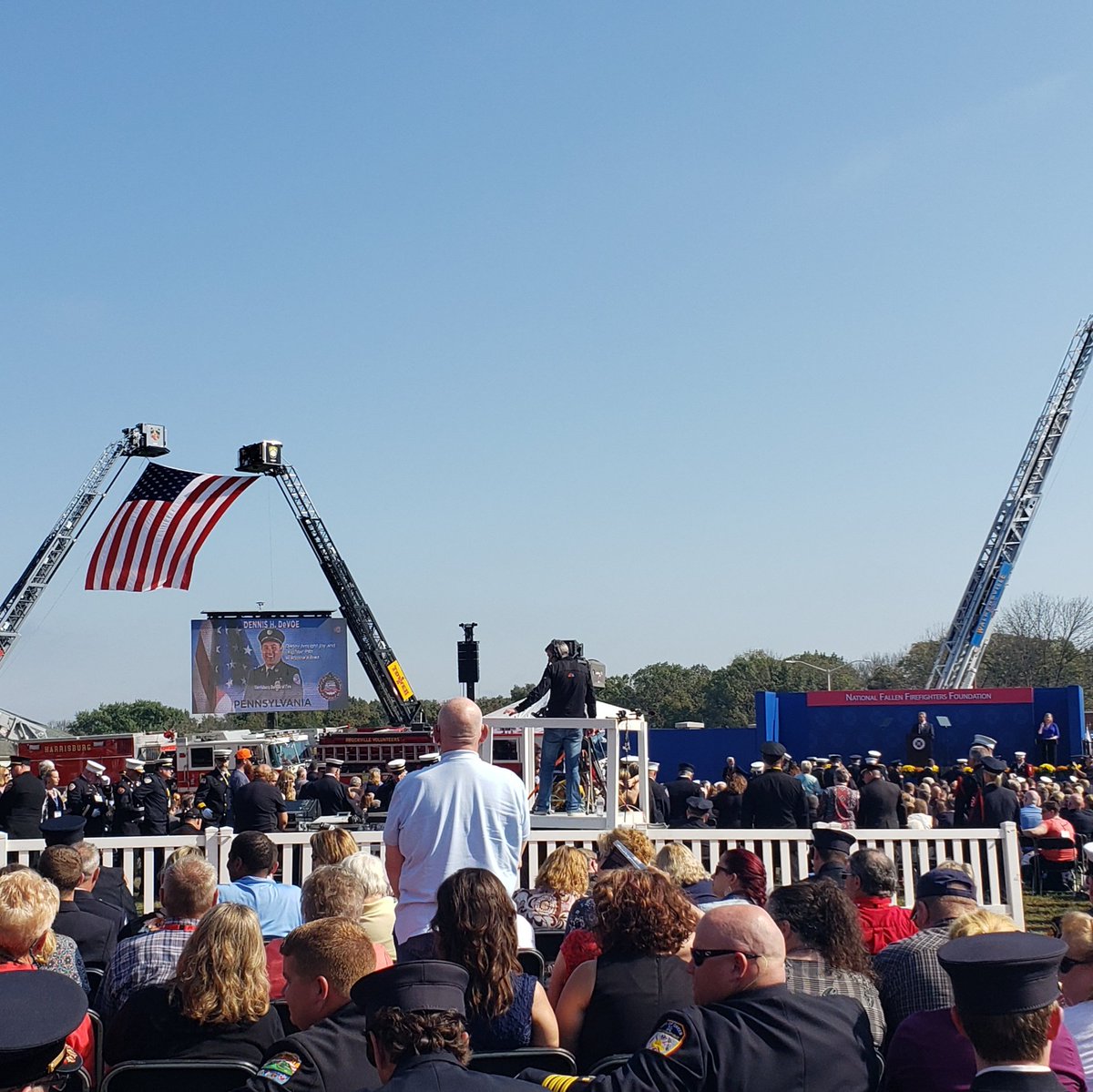 HbgCaptain's tweet photo. It was a somber day of #rememberance of #LtDeVoe and my friend #jimmyyiengst....a wonderful and fitting ceremony by the @NFFF_News... so many great brothers and sisters working hard so we #neverforget Thank You! It was also an honor to have #squad8 as a backdrop... https://t.co/J33uJ7mt6P