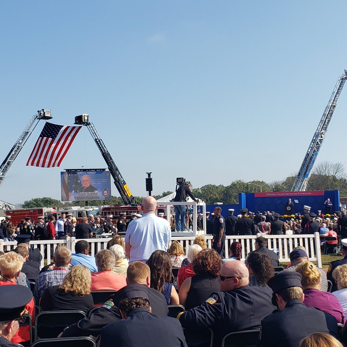 HbgCaptain's tweet photo. It was a somber day of #rememberance of #LtDeVoe and my friend #jimmyyiengst....a wonderful and fitting ceremony by the @NFFF_News... so many great brothers and sisters working hard so we #neverforget Thank You! It was also an honor to have #squad8 as a backdrop... https://t.co/J33uJ7mt6P