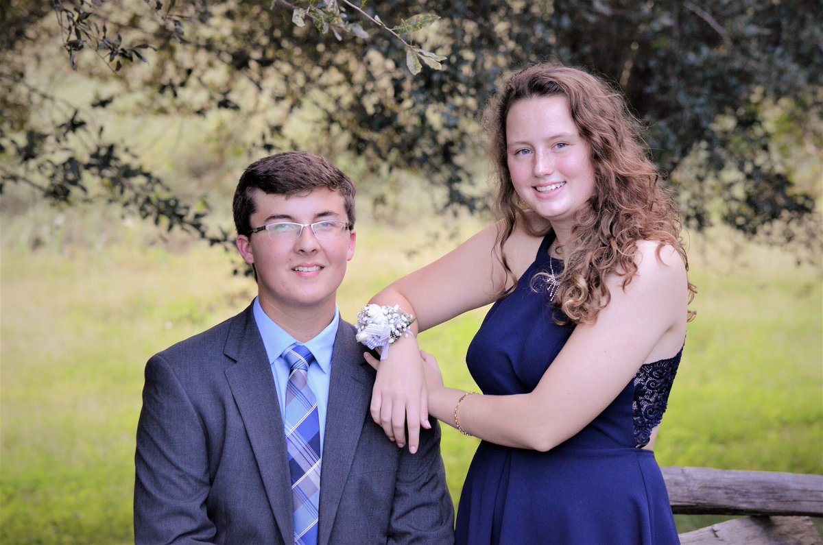 kkat8200's tweet photo. My boys and their beautiful dates! 😍 #hoco #daylater #myhandsomesons https://t.co/p0dCpsjM6n