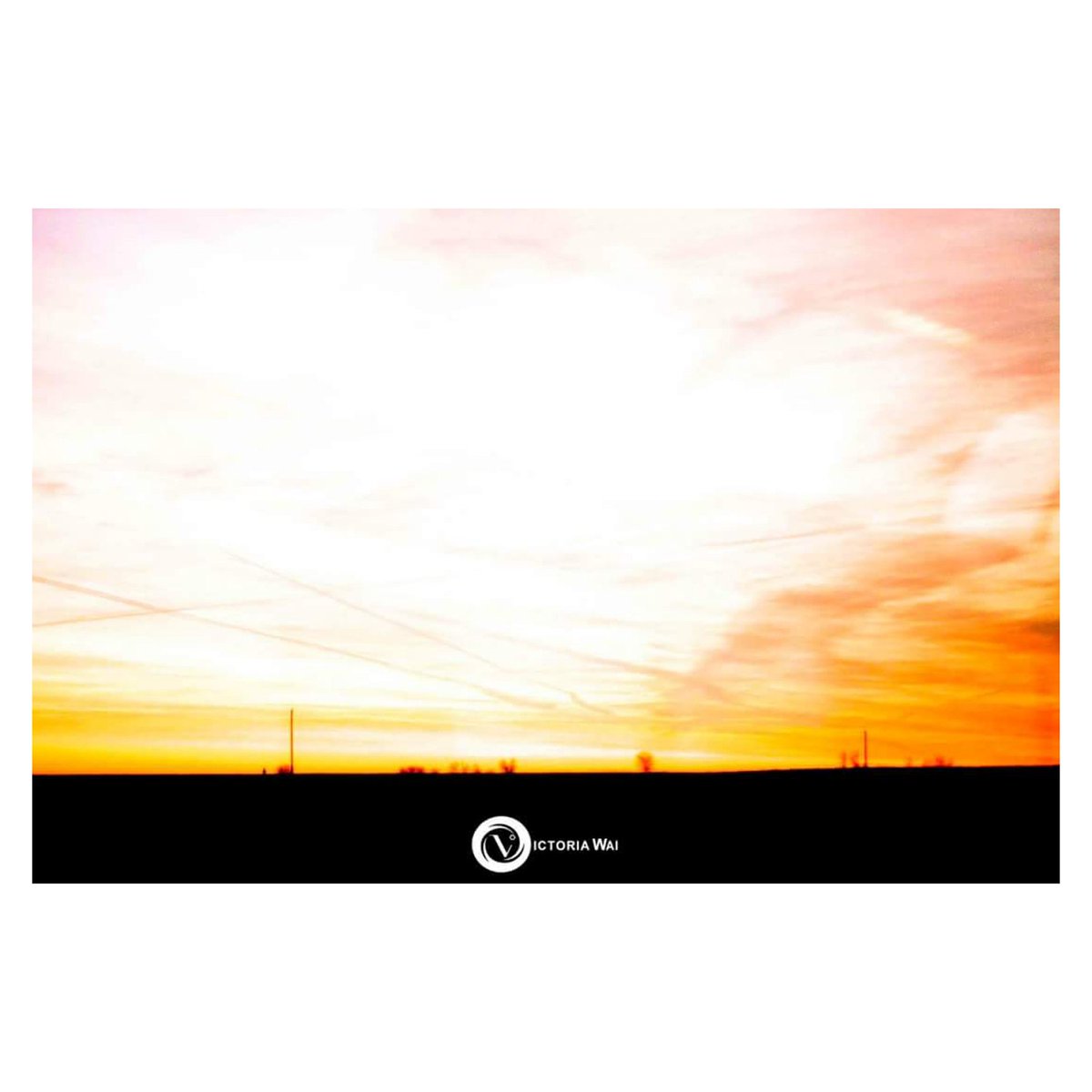 _victoriawai_'s tweet photo. Because there's always a sunrise somewhere.
On the @amtrak Californian Zypher somewhere between Nebraska and Iowa. 30th November 2014
#Sunrise #Amtrak #CaliforniaZypher #California #Nebraska #Iowa #TrainTravel #TravelPhotography #Photographer #VictoriaWai #PixByVix #137Imaging https://t.co/zHUy5y13mX