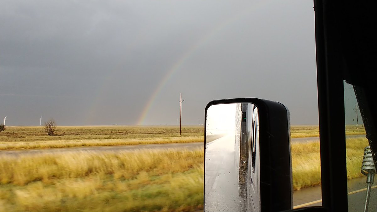 treyzguy's tweet photo. @ReedTimmerAccu @breakingweather @accuweather Rainbow before the storm https://t.co/9PgUhZOQMu