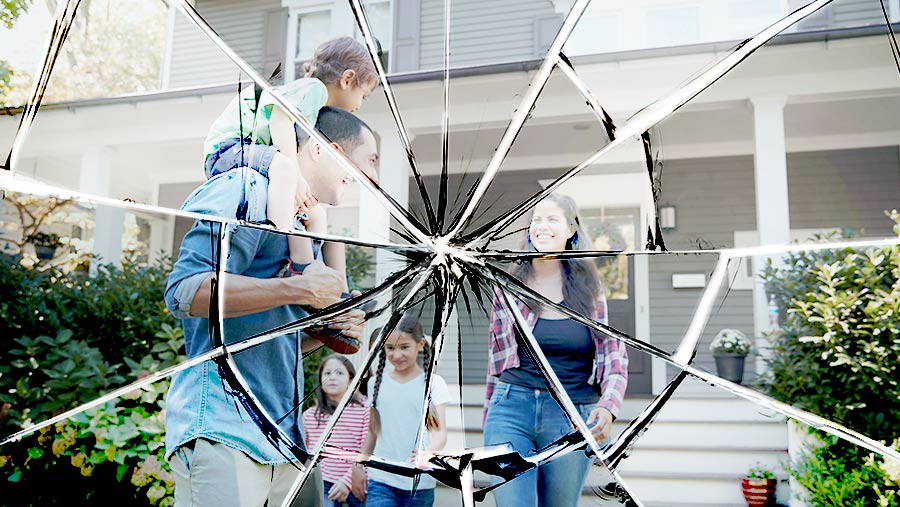 Streamdotorg's tweet photo. "Conservatives don’t close highways, yell obscenities at left-wing politicians, work to ban left-wing speakers at colleges, smash the windows of businesses. Why do leftists feel entitled do all these things?" @DennisPrager - https://t.co/QQKWnqBo31 https://t.co/GKVmeCBwb5