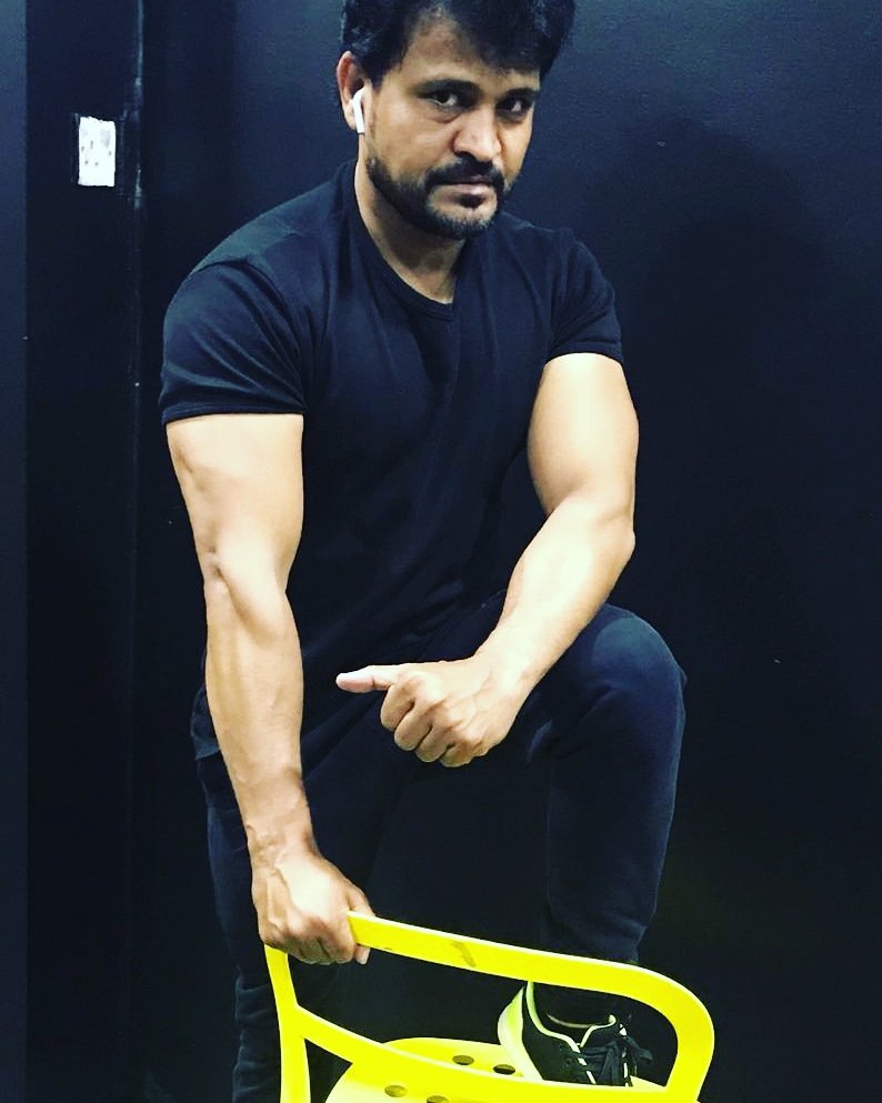 DevKumhar's tweet photo. Stick to a thing untill you get there.
#MondayMotivation #MotivationalQuotes #MondayVibes #DevKumhar #Actor #FitnessFreak #India #Kuwait https://t.co/ll0DZvsrbU
