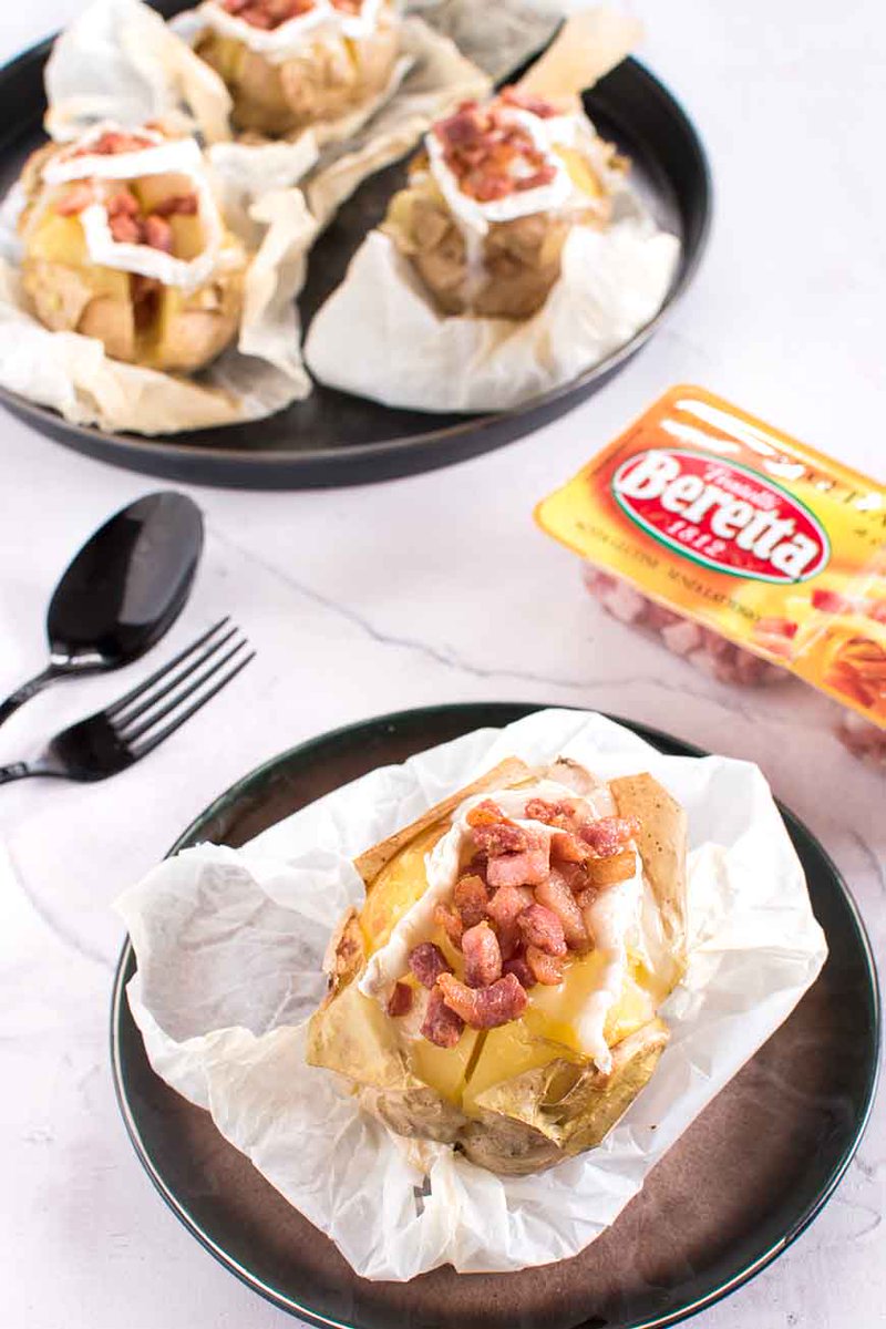 Per partire al meglio con la settimana: JACKET POTATOES con pancetta e caprino, buonissime e semplici realizzate in collaborazione con <a href="/SalumiBeretta/">Fratelli Beretta</a> e <a href="/iFoodit/">iFood</a> ! Le trovate qui goo.gl/sGWgCW 
#BerettaLovers