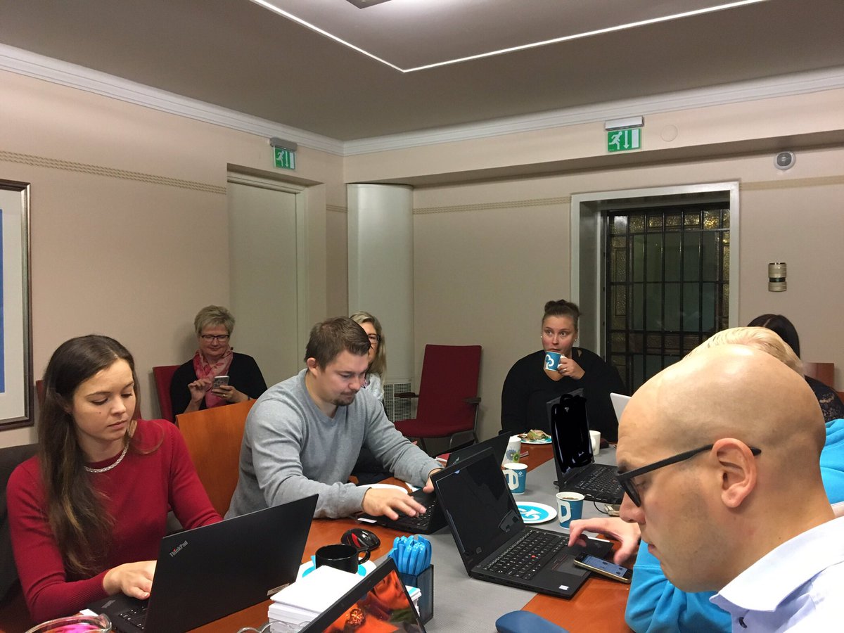HaveMik's tweet photo. Viikko alkoi taas somen äärellä. @PauliinaMakela innostaa meitä @aitosp’n asiantuntijoita twitter-maailman saloihin. https://t.co/XCTi5uVOyp
